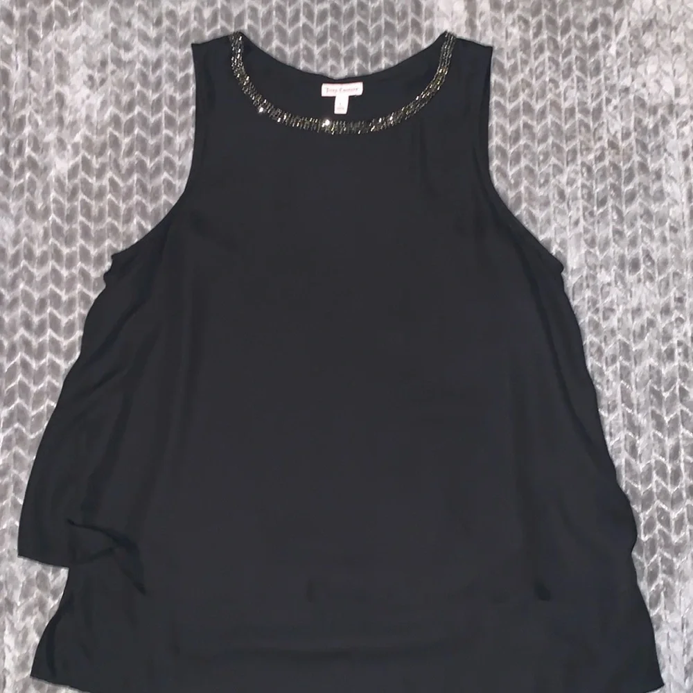 Juicy Couture Black Sleeveless Blouse.  Size‎ Large.
